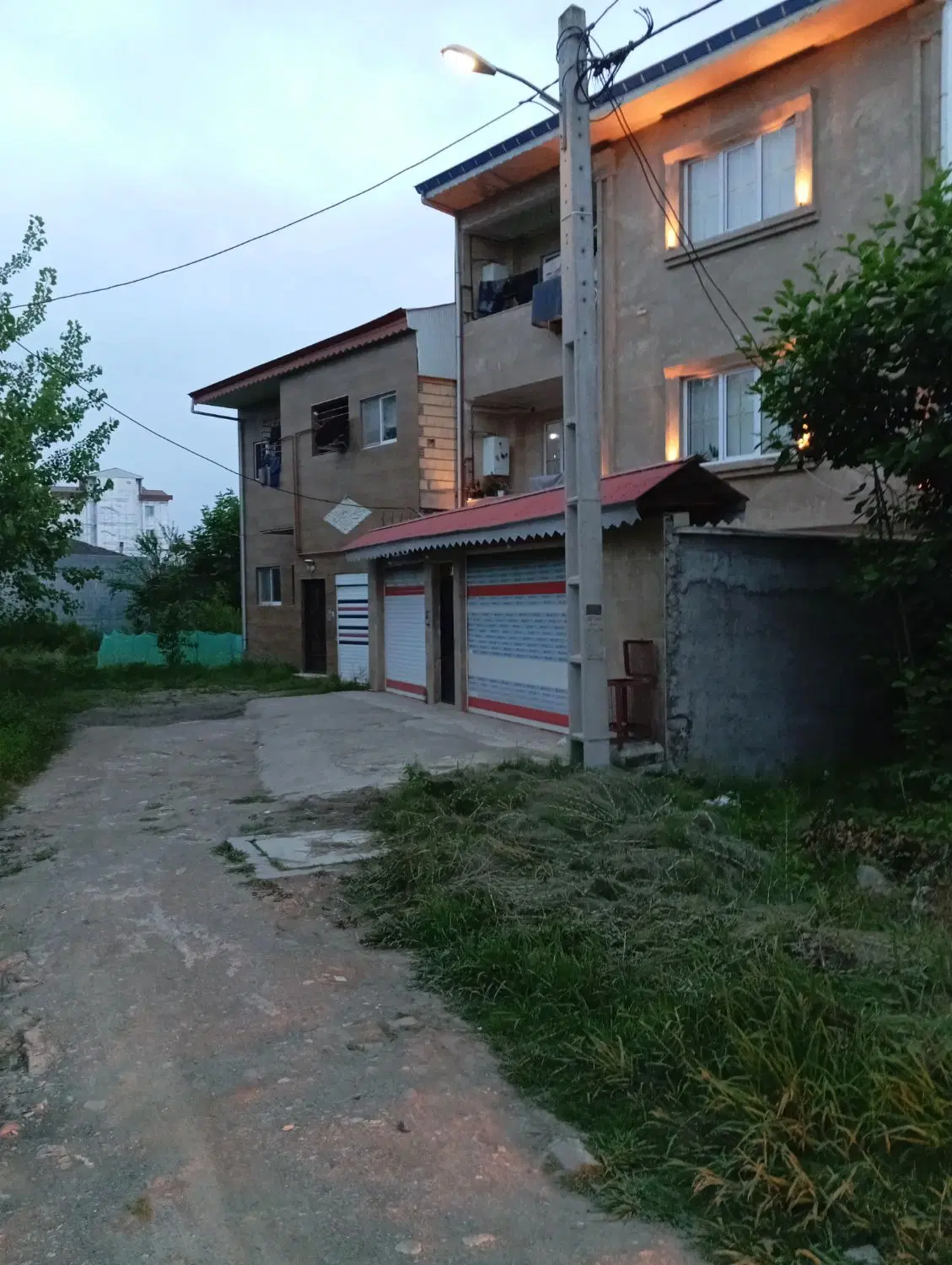 زمین شهری مسکونی
