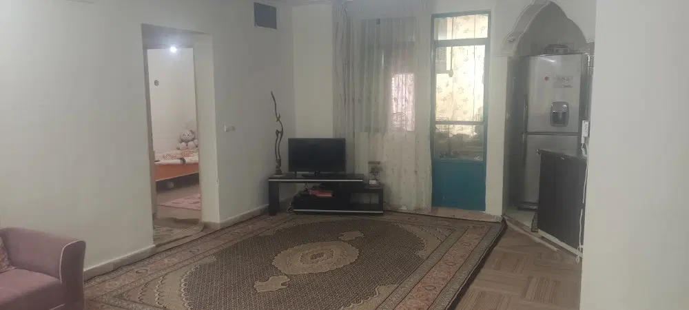 واحد ۸۵ متری روبرو بهارستان امین