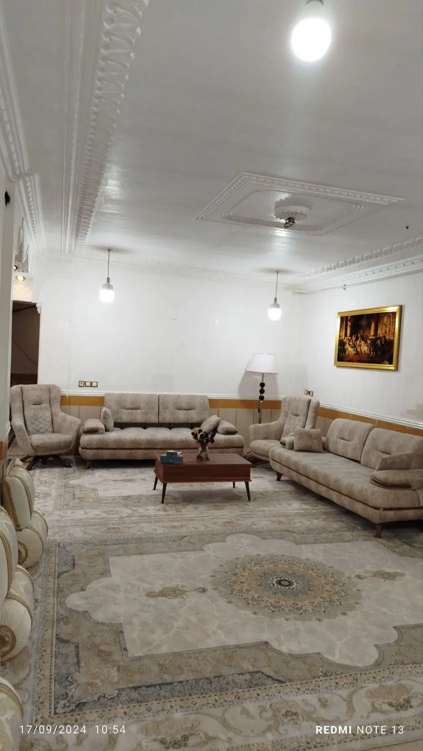 طبقه بالا کوچه ۱۵ آزادگان