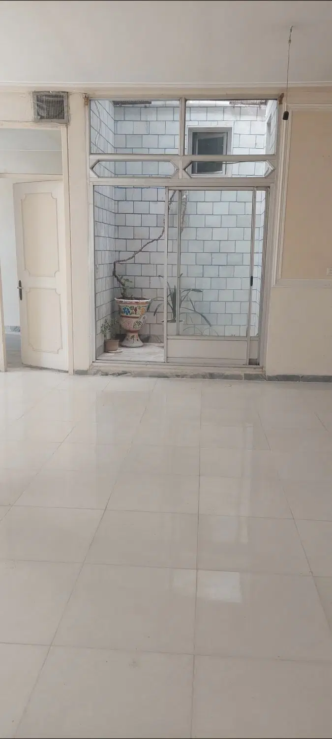 یک طبقه‌ ویلایی از سه  طبقه