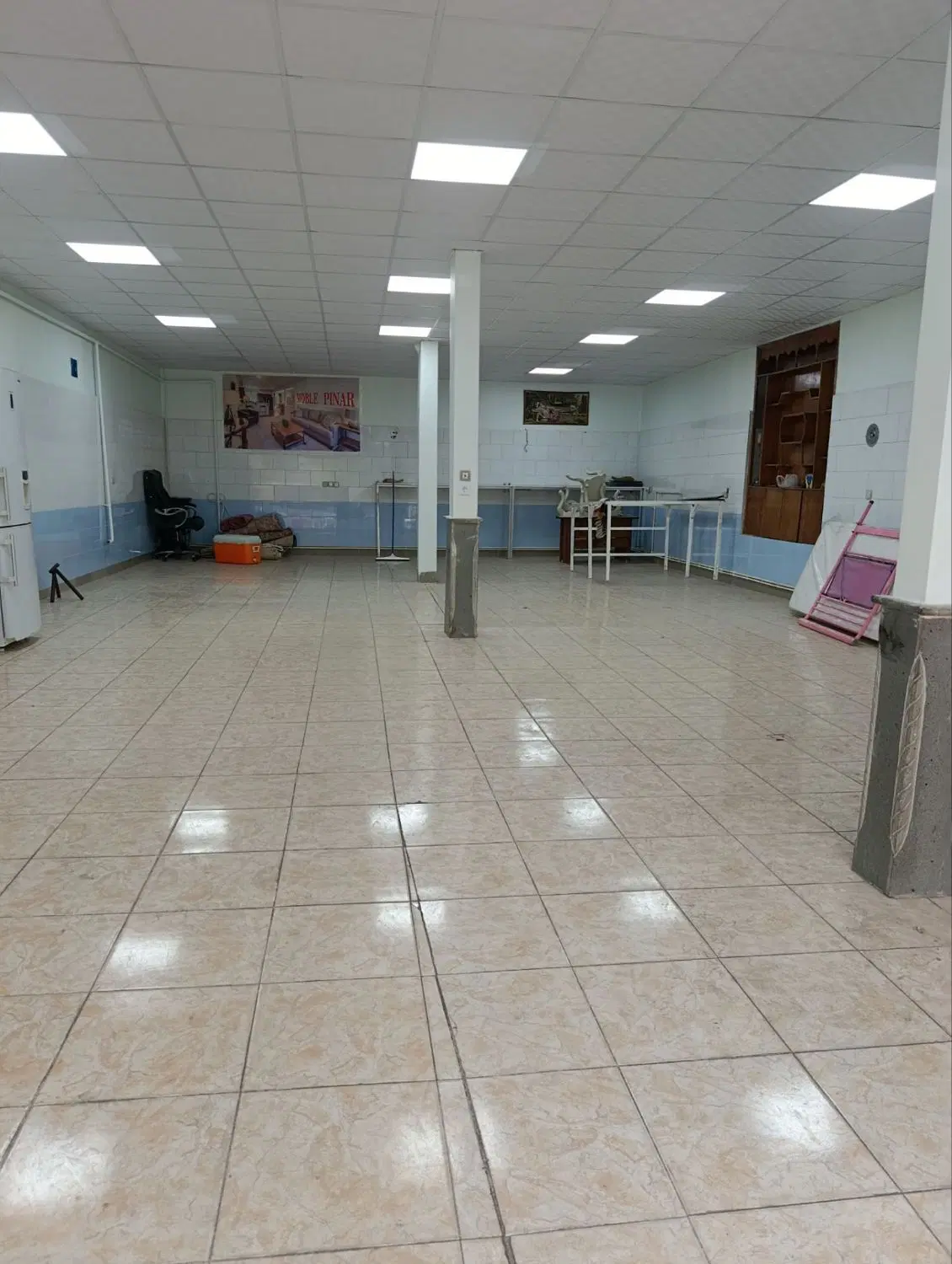 مغازه 132 متر بر 42 متری