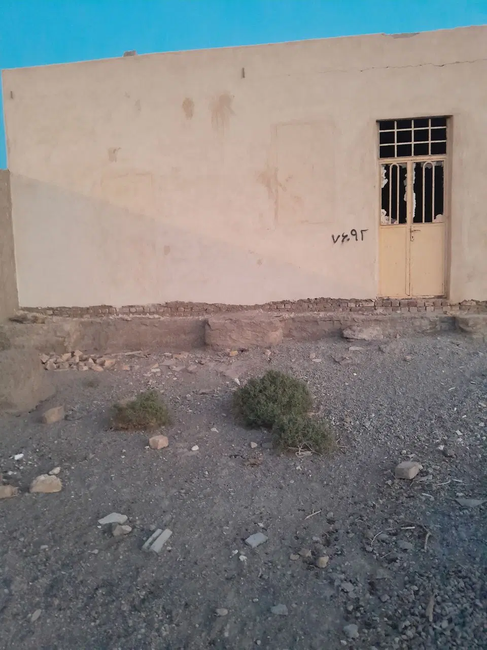 یک باب منزل نیمه ساخت