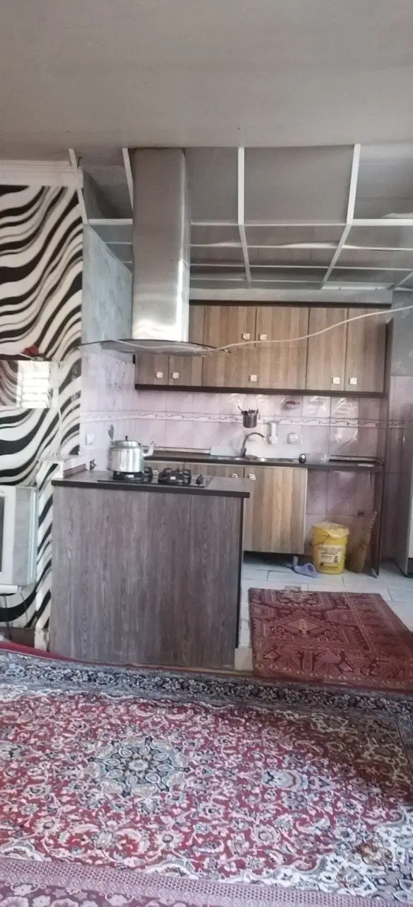 رهن کامل طبقه اول خیابان شقاقی