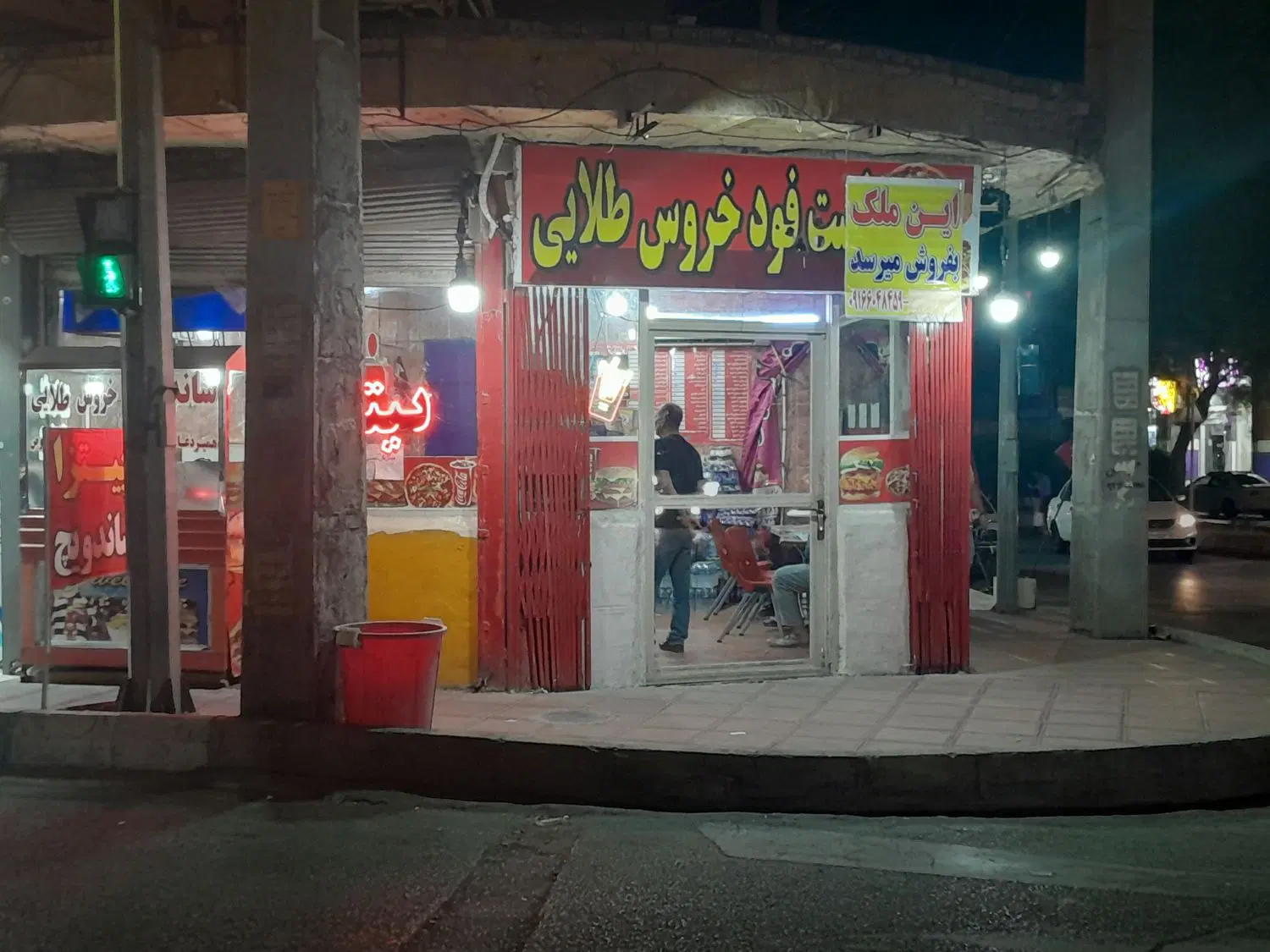 دو باب مغازه نبش زیتون کارگری