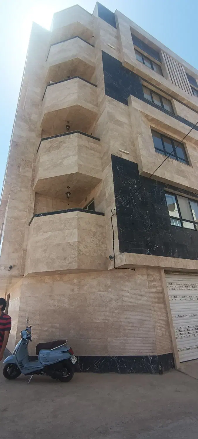 واحد طبقه همکف 185متری