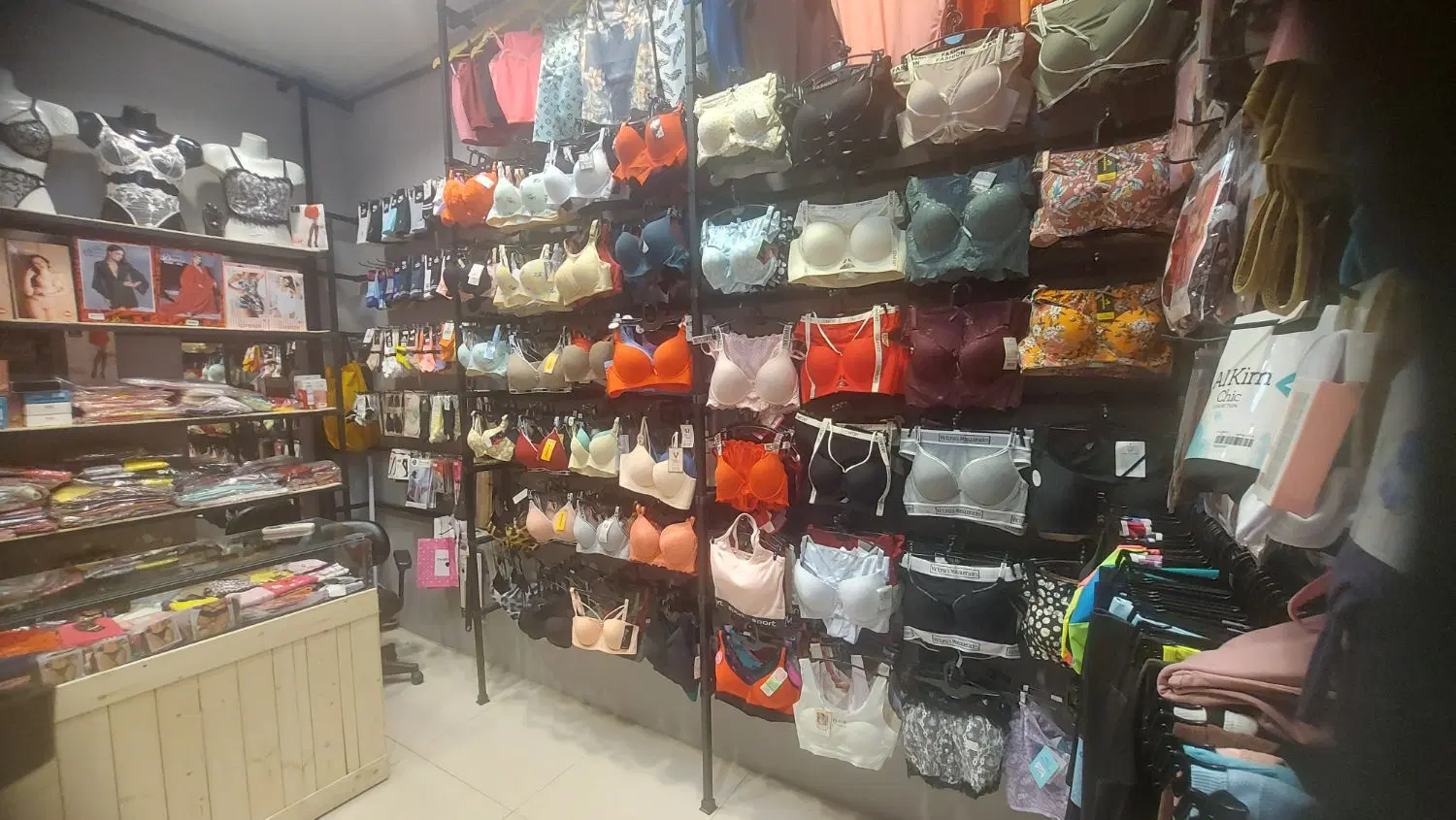 واگذاری مغازه لباس زیر