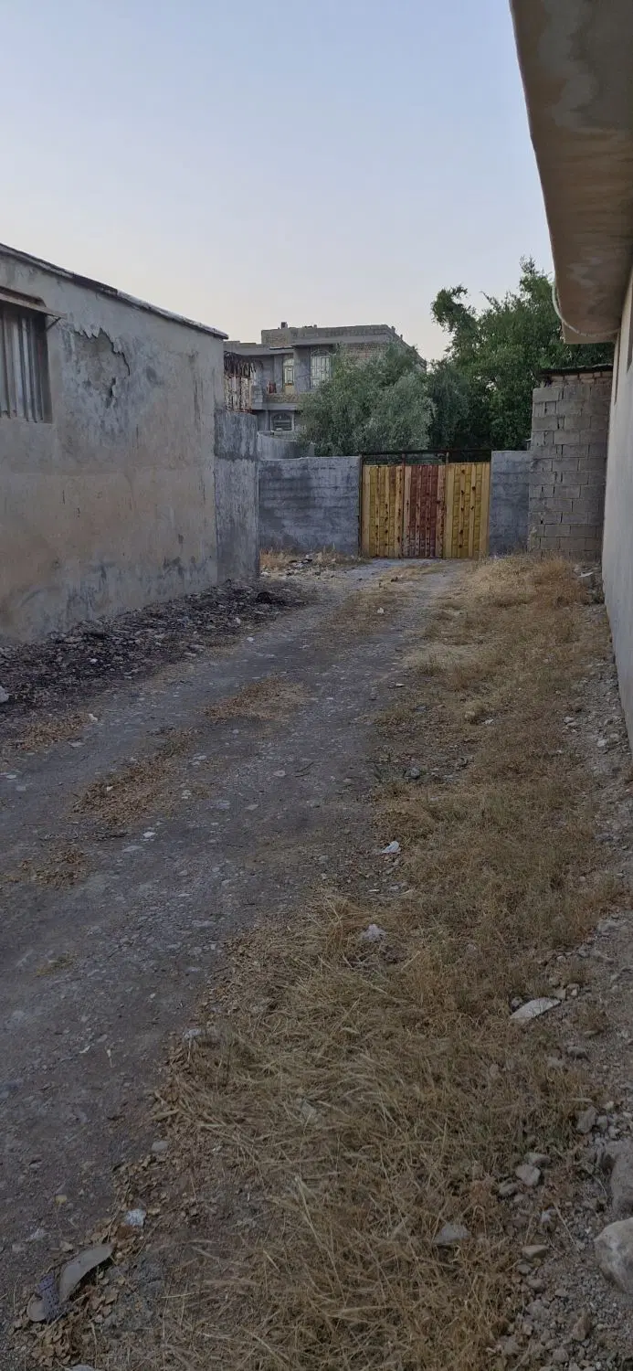 یک قطعه زمین مسکونی