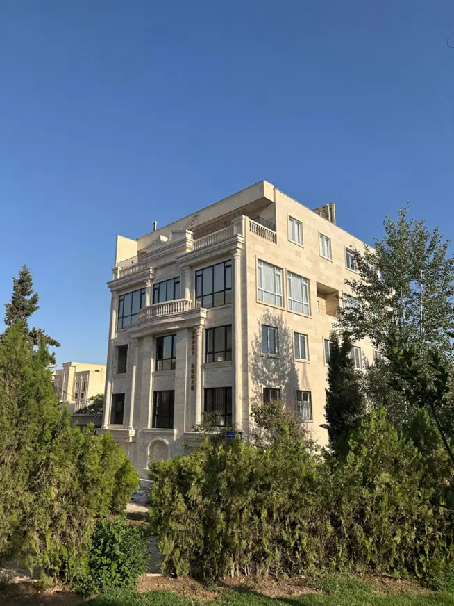 سه خواب نوساز فاز یک شمال جنب پارک
