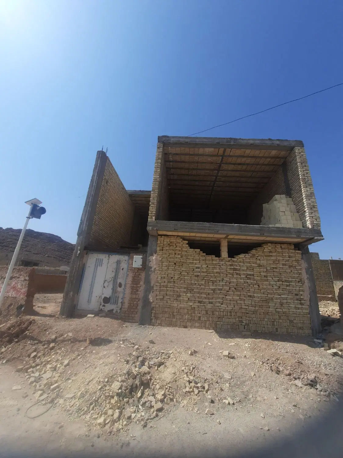 زمین فروشی