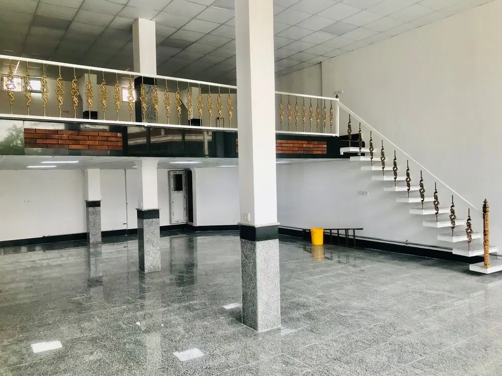 اجاره نمایشگاه مناسب هایپر و پخش ۱۸۰ متر