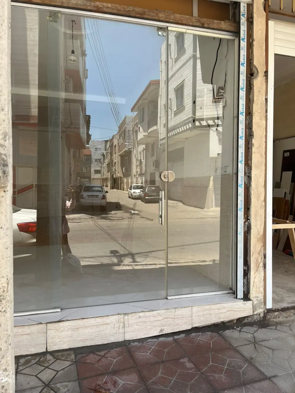 اجاره مغازه بر اصلی فهمیده