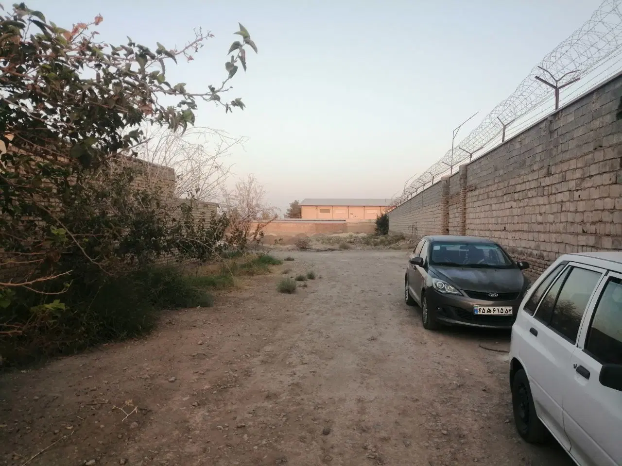 خونه باغ 5000 متری کوچه سنگ خارا