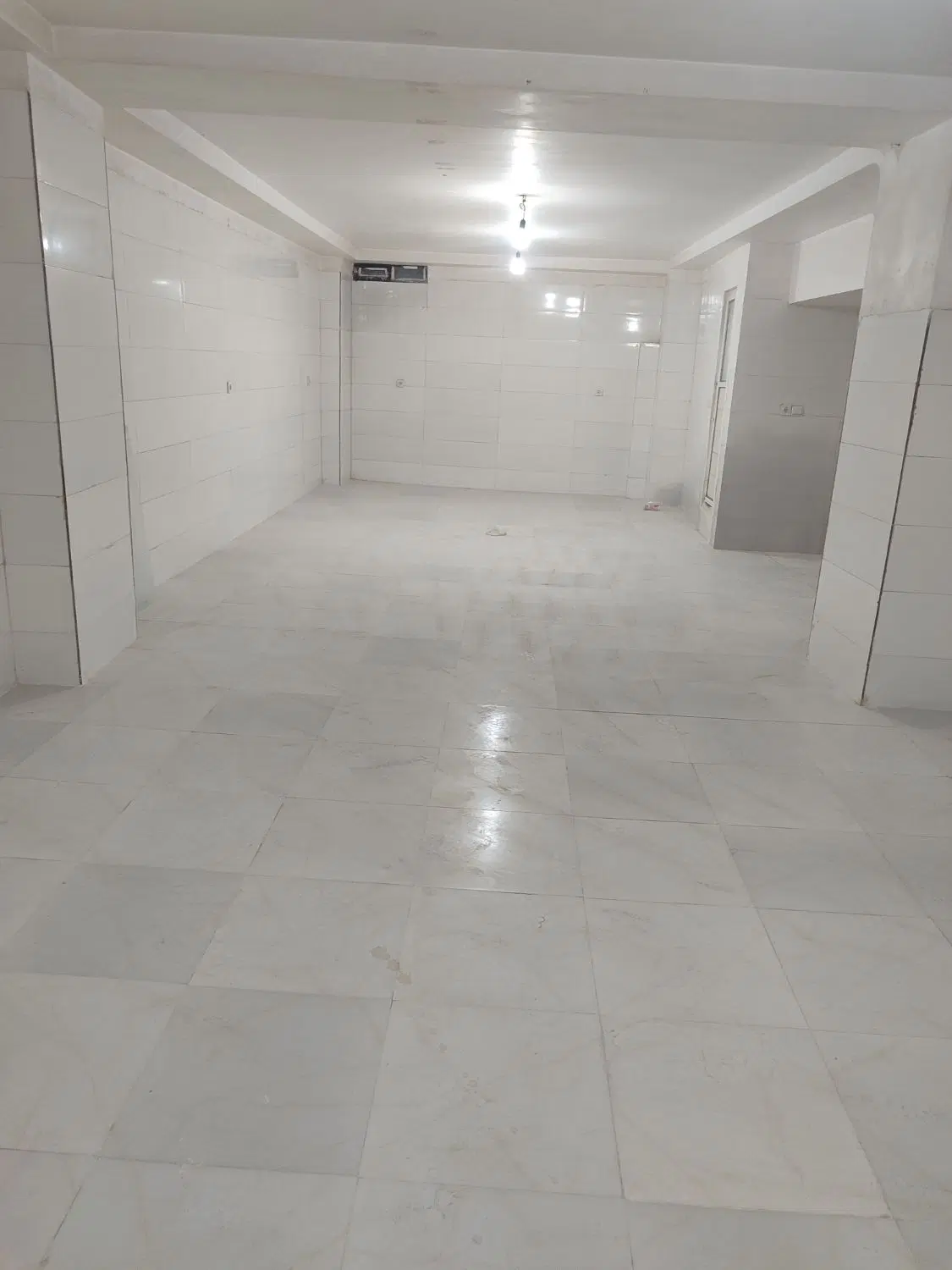 یک واحد تجاری ب متراژ 150 مترمربع