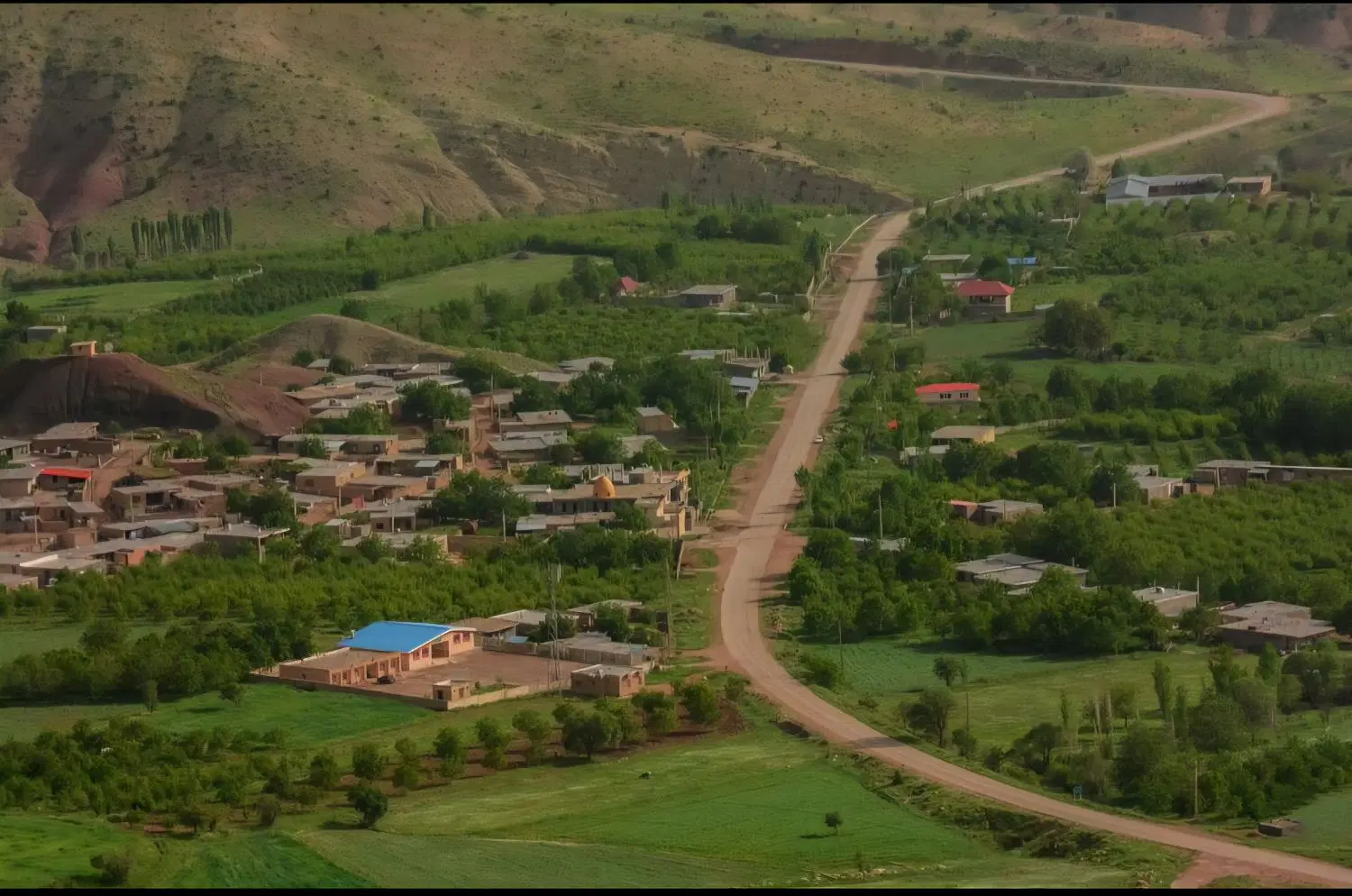 فروش زمین ۱۰۰۰ متری در روستایی وزگ