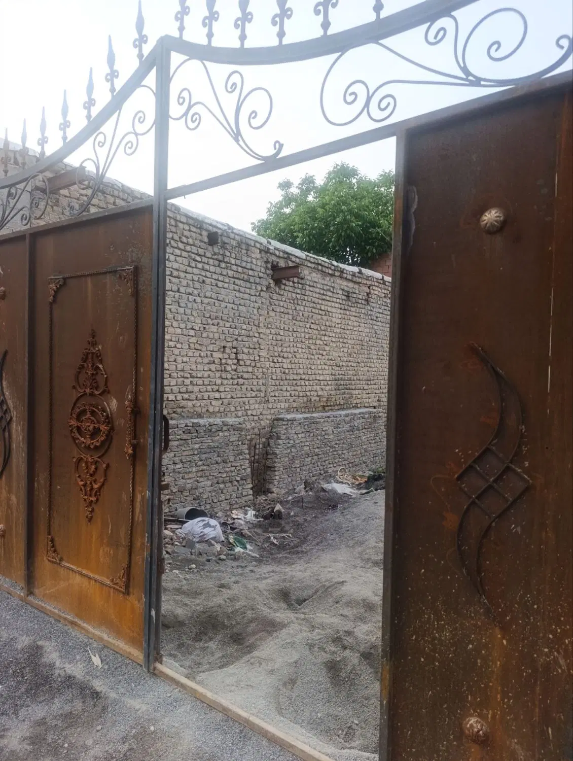 زمین فروشی