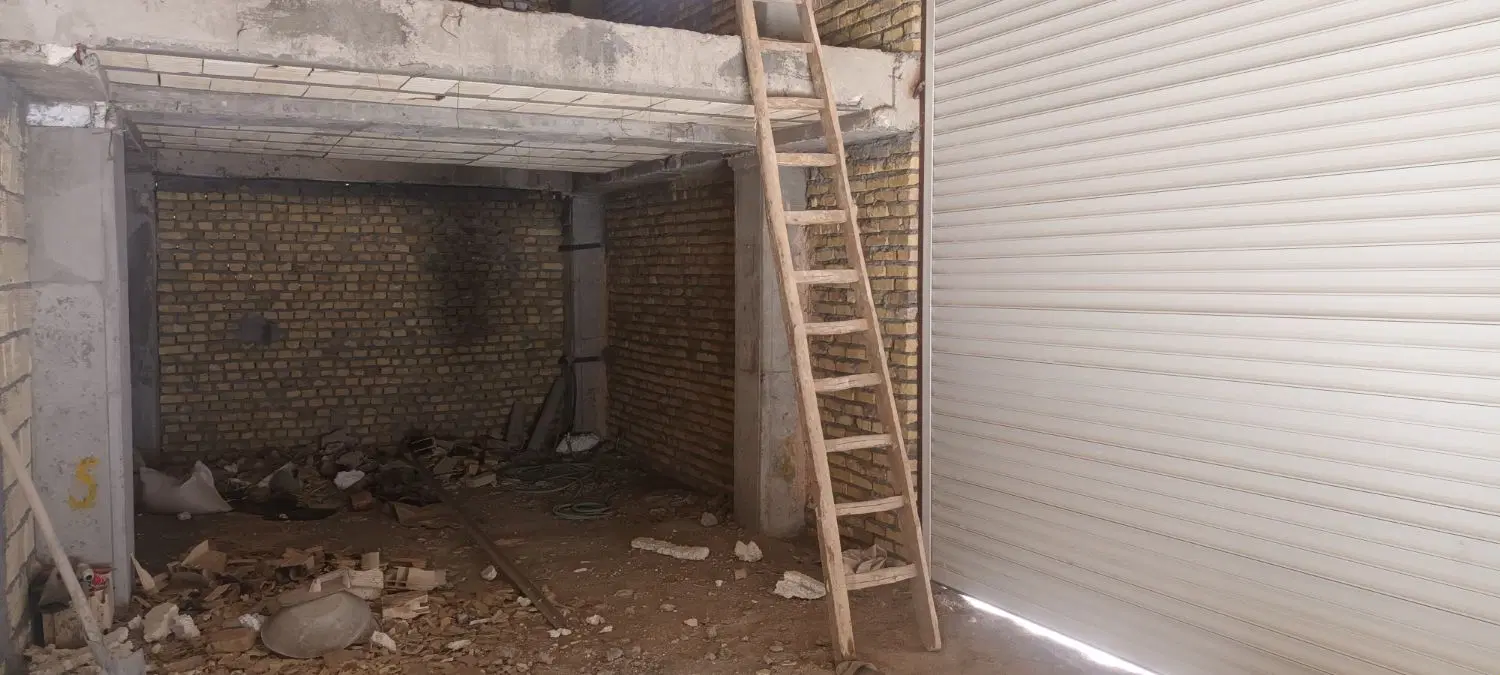 مغازه نیمه ساز دو نبش
