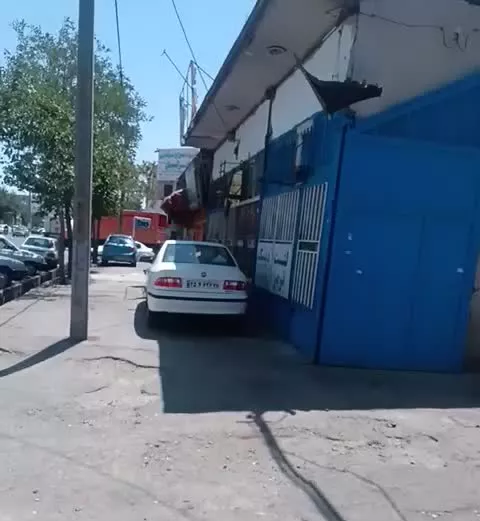 یک دربند مغازه تجاری