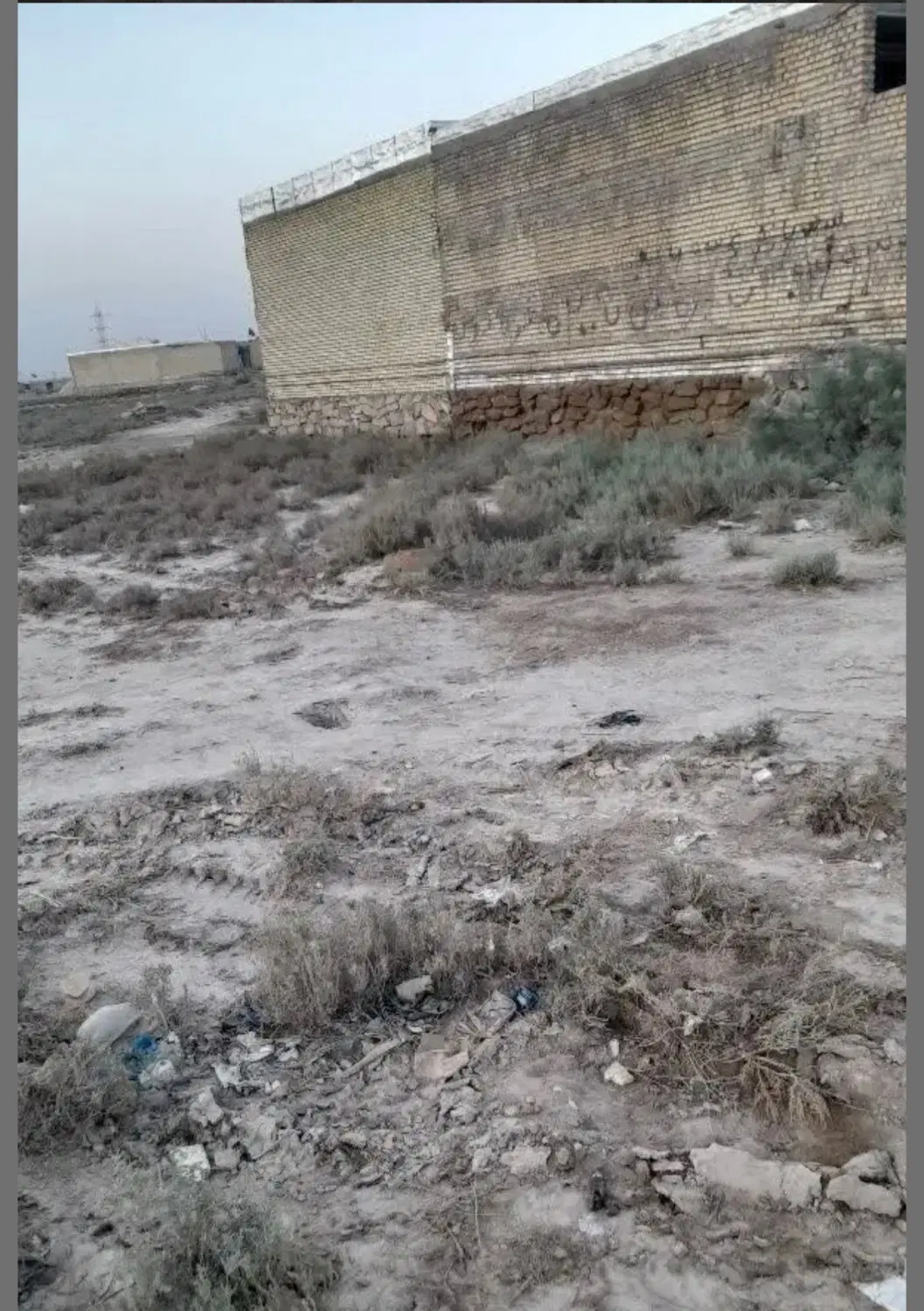 ۶۱۵ متر زمین