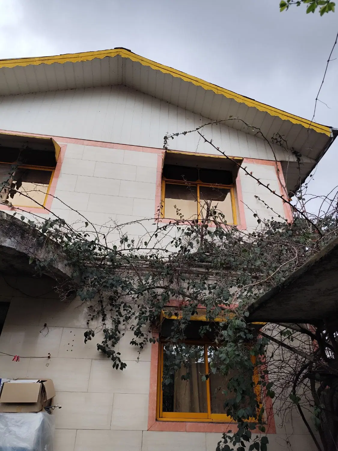 آپارتمان دو طبقه ۲۳۵متر واقع در رشت سنگر