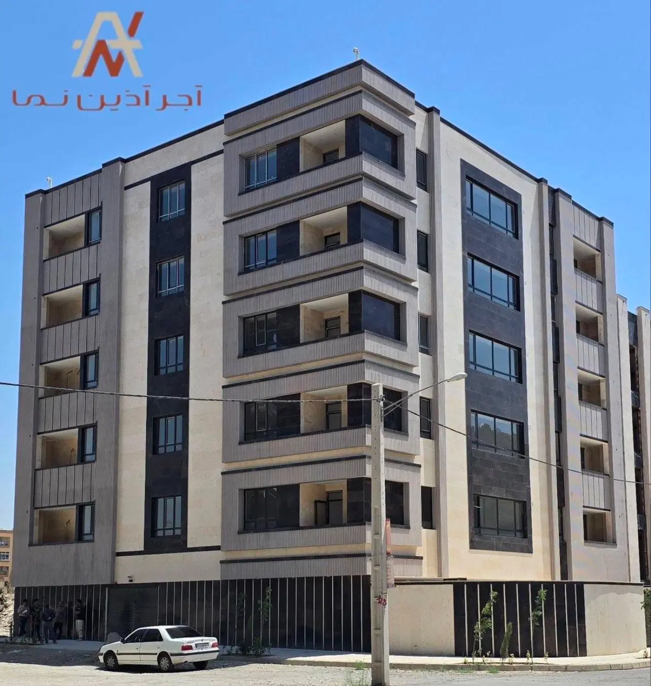 ۱۱۷ متر طبقه ۶ با ۶۰ متر حیاط