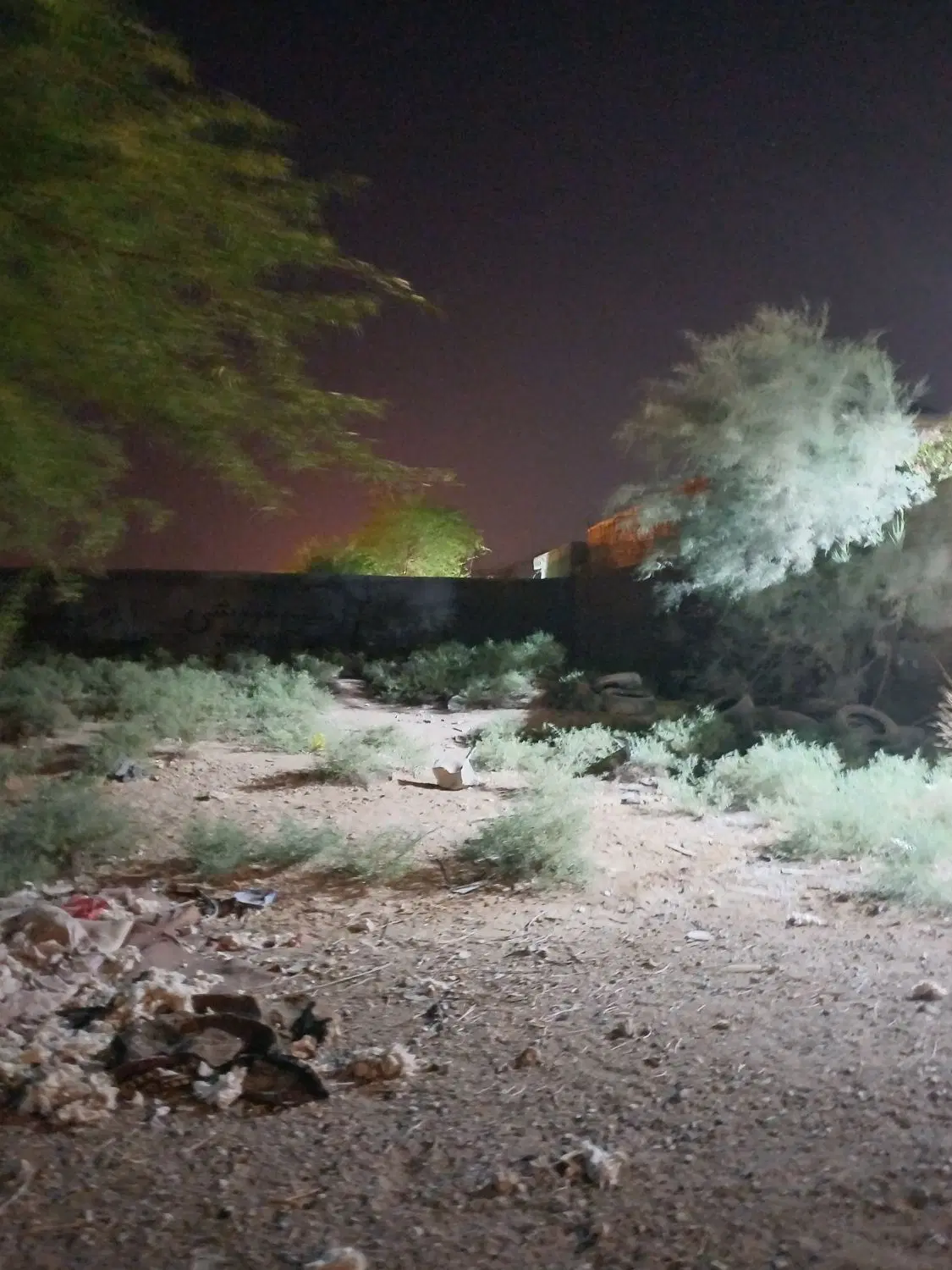 زمین مسکونی سنگ کاری شده
