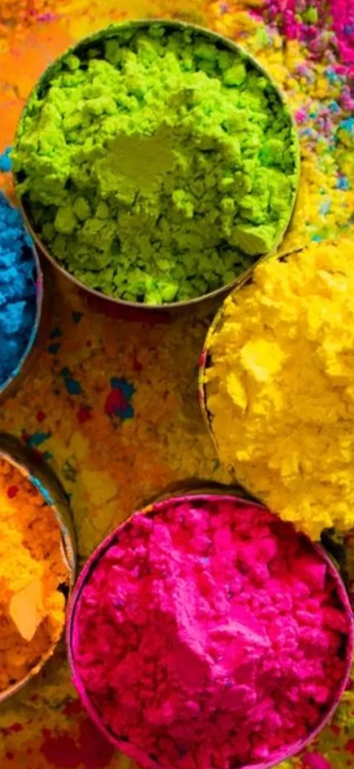خیر برای رنگکاری حیاط کوچک مدرسه
