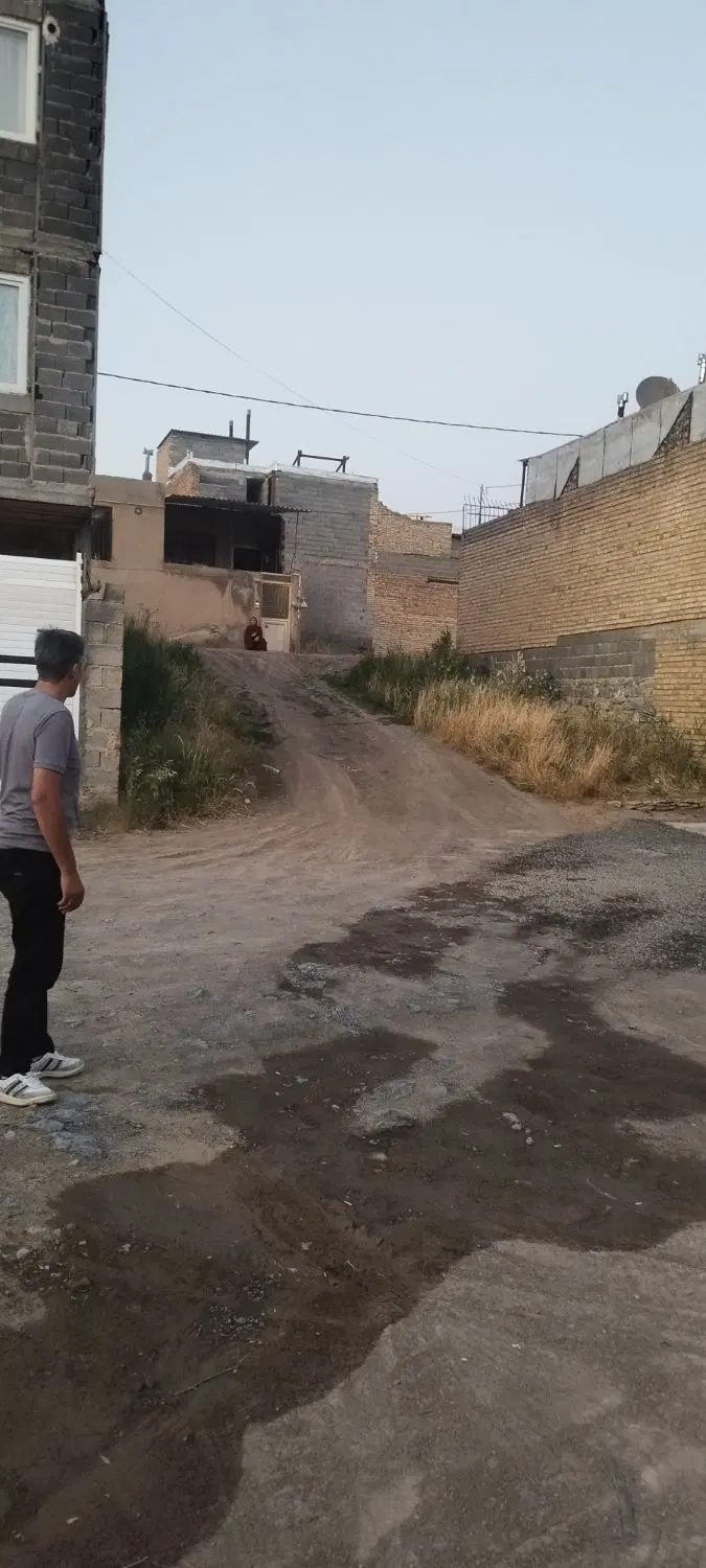 زمین آساوله