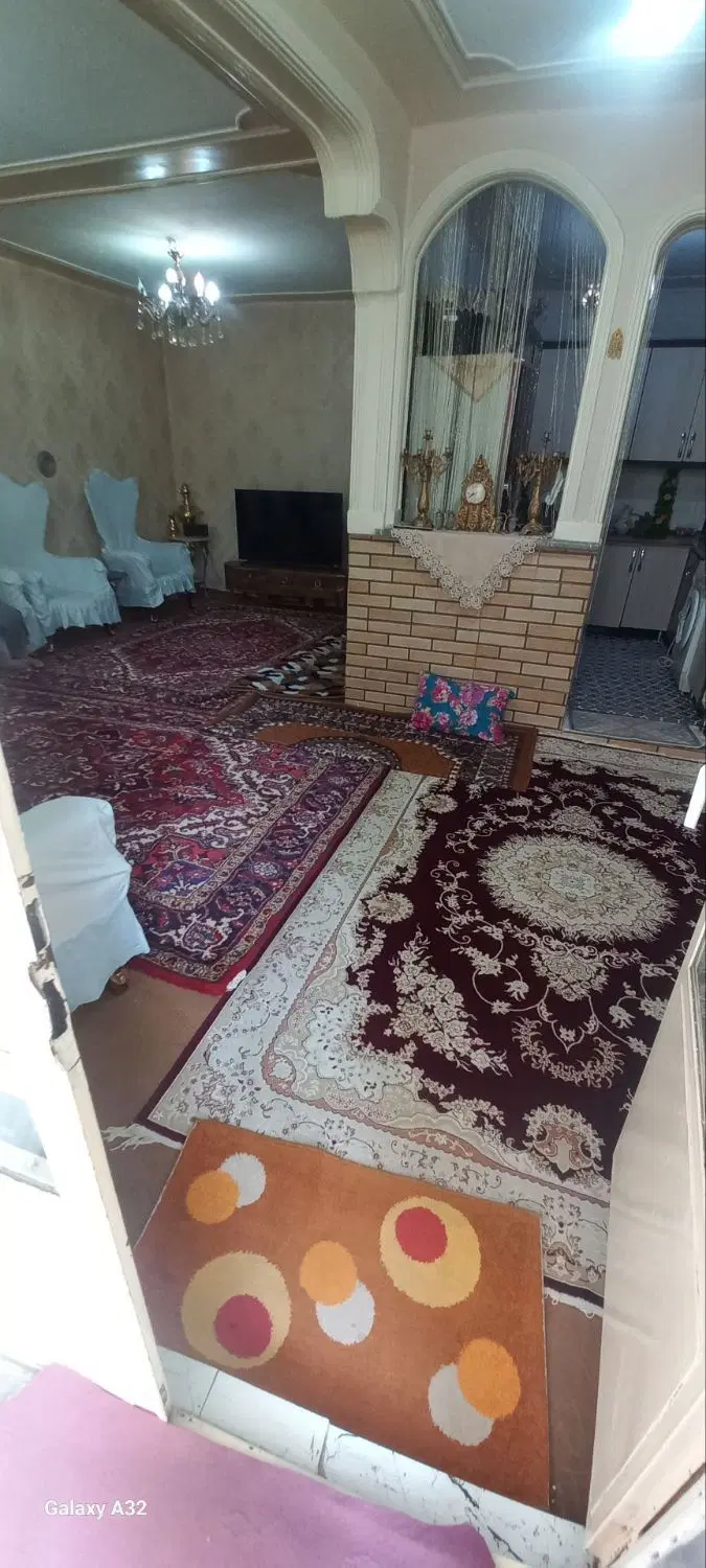 حیاط ۲ طبقه
