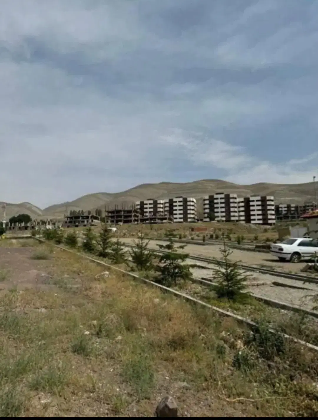 آپارتمان ۸۷ متر _دو ۲ خواب _،فاز ۵ جنوبی