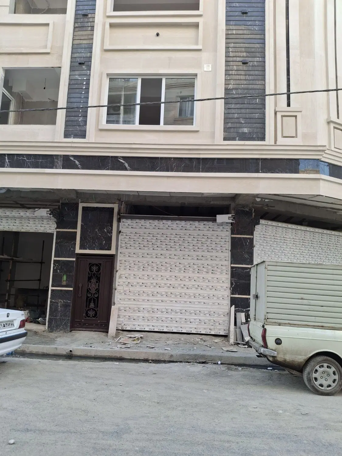 فروش مغازه ۴۰ متری نوساز بر خیابان گلستان ۸