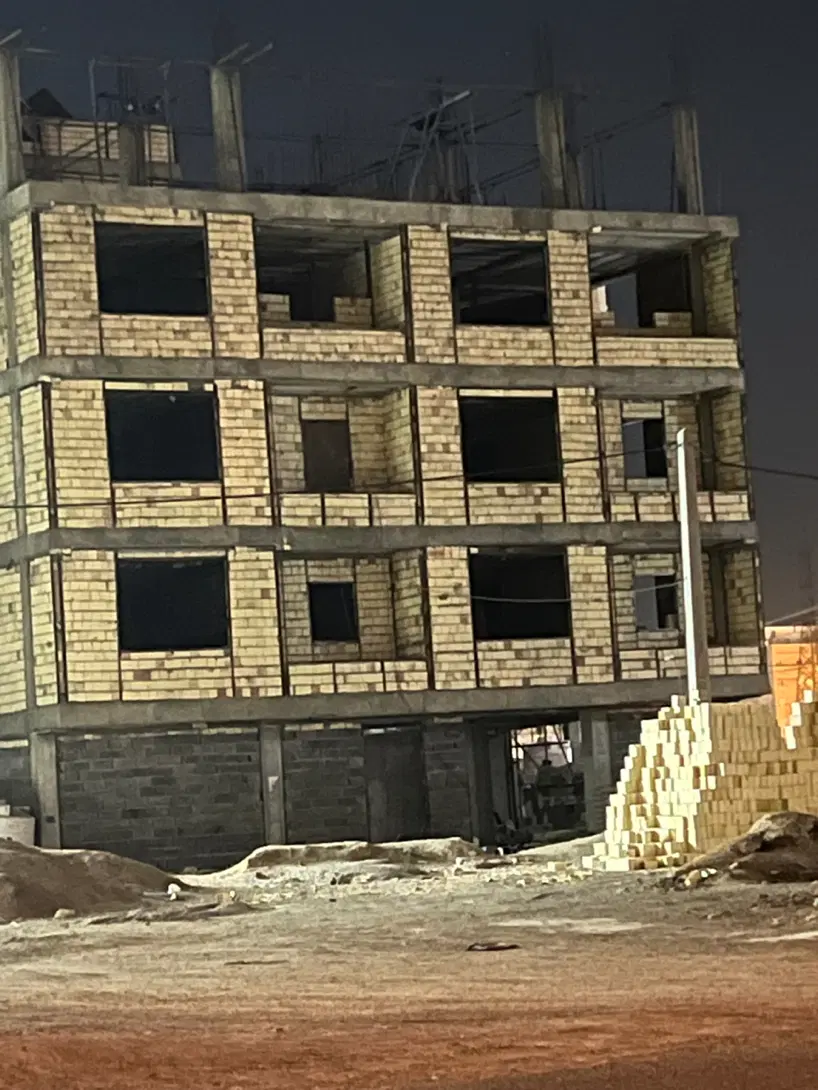 واحد ۹۷ متری کوچه بغل خیابان شورا کنار افق کوروش