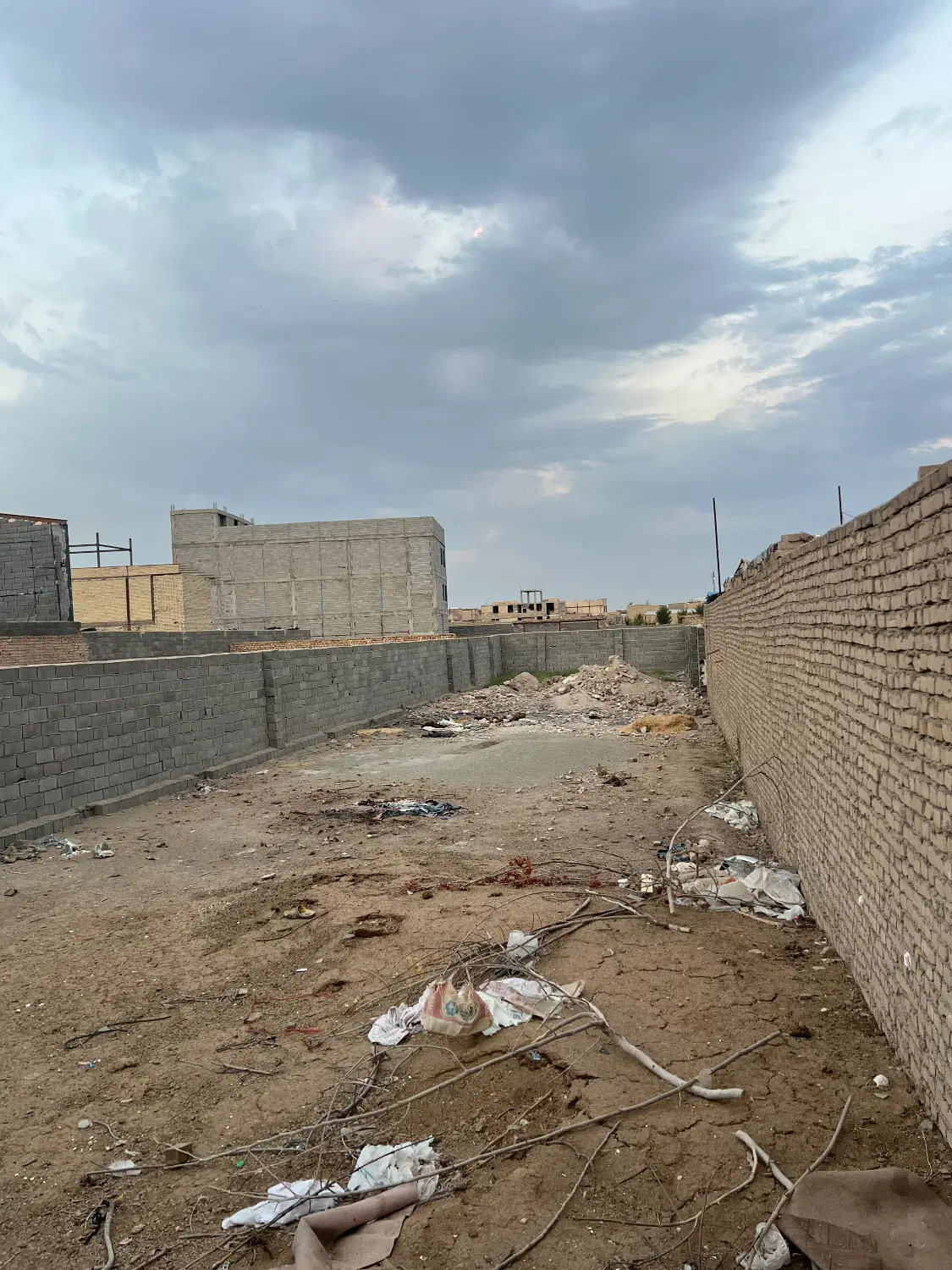 چهار دیواری ۵۰۰ متری