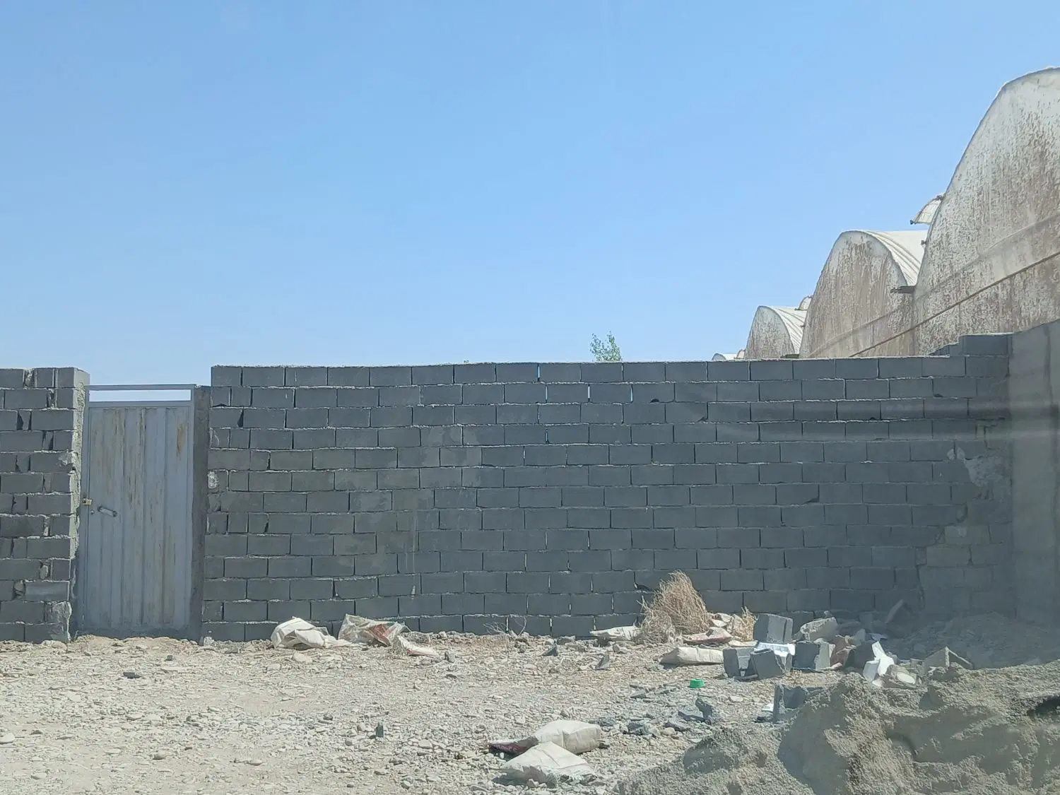 باغچه چهار دیواری