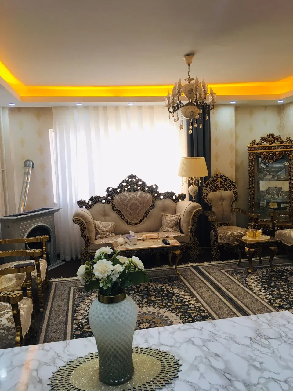آپارتمان نگین اندیشه