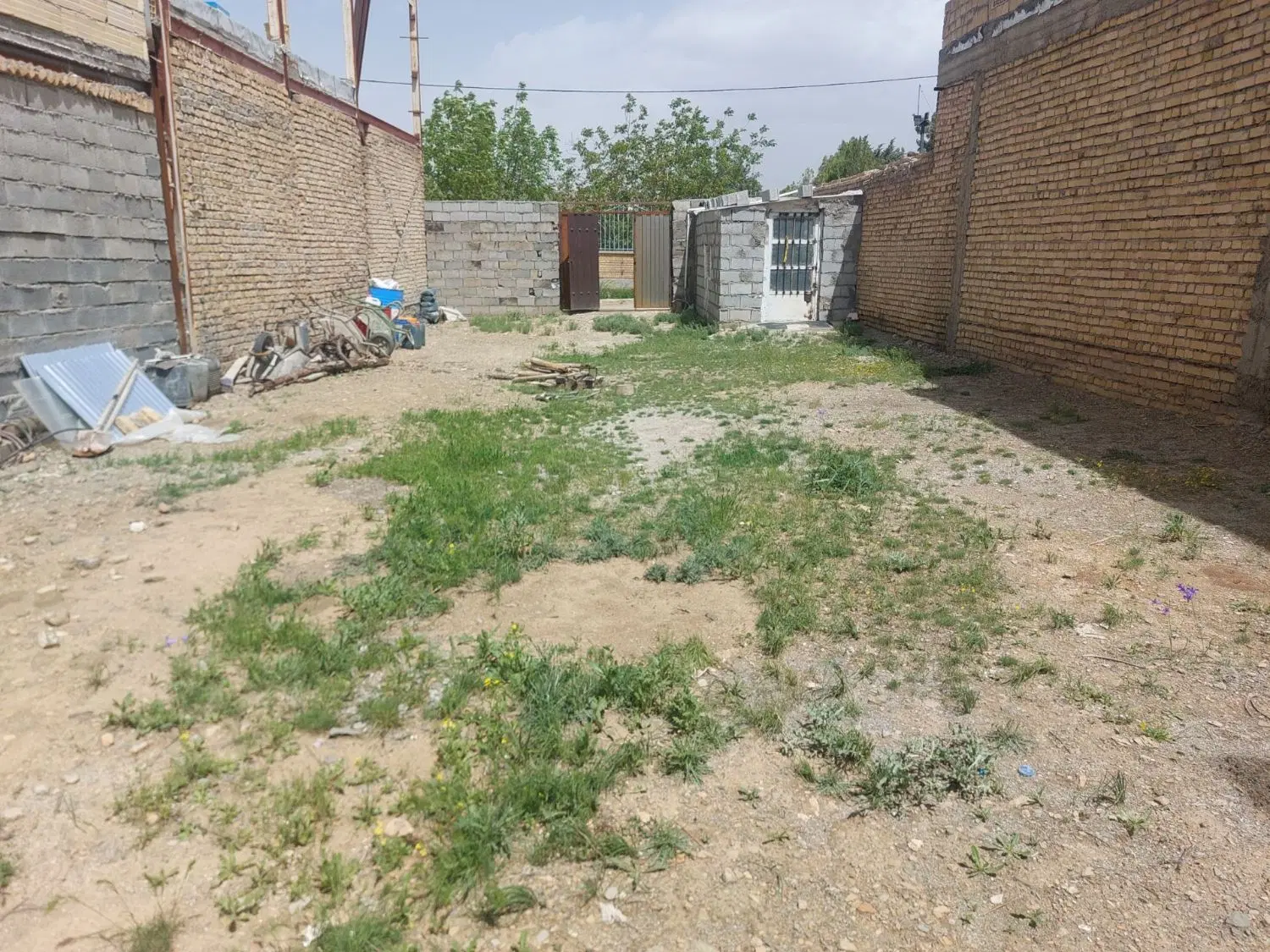 یک قطعه زمین کوهانی فروشی