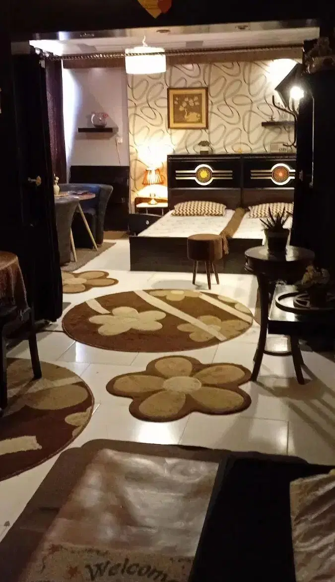 تصویرواقعی،فقط2نفر،کناربازارواسکله،فلکه برق