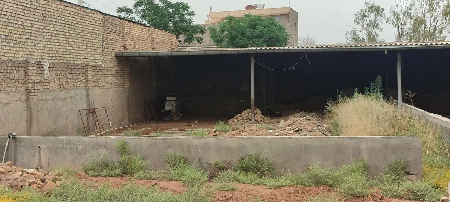 سوله۶۰۰ متری ۳۰۰ متر مسقف ۳متری