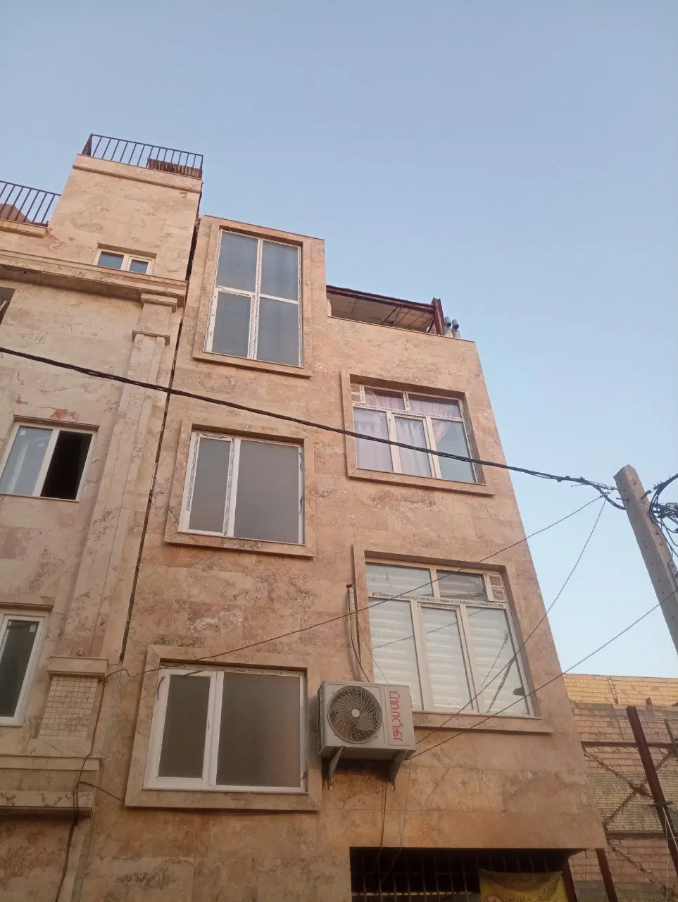 واحد 90متری منزل آباد