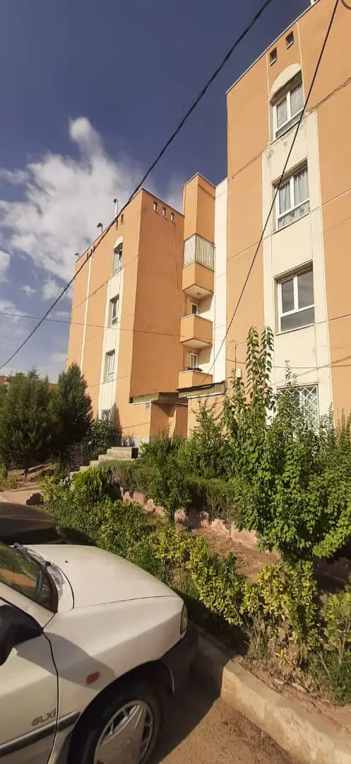 ۷۵ متری ایران خودرو