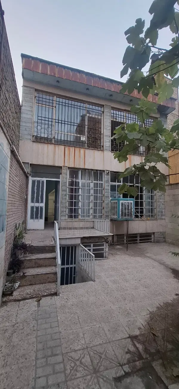174 متر تجاری اوایل مطهری شمالی