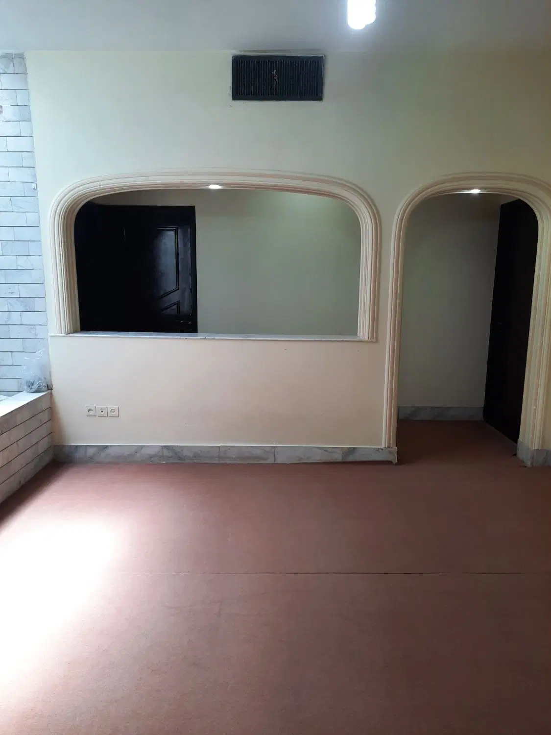 واحد ۸۰ متری تمیز و نورگیر  در مکان امن ومطمئن