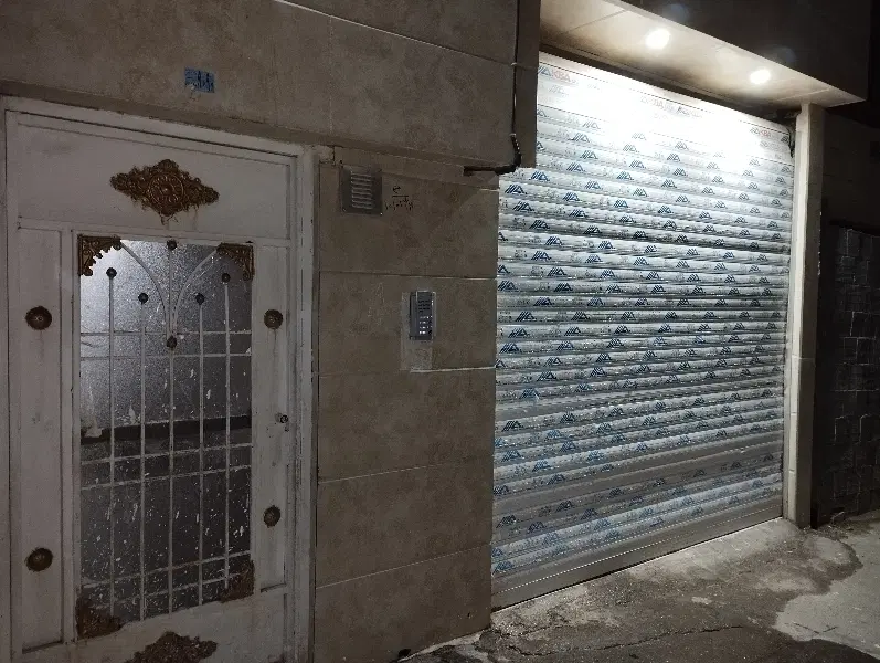 طبقه همکف با پارکینگ