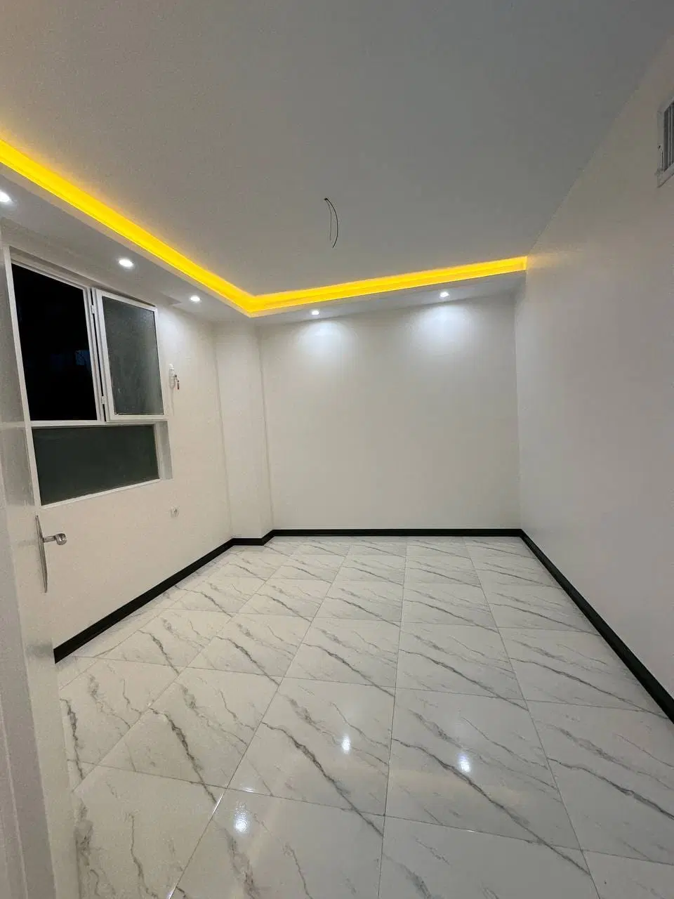 آپارتمان 90متری،2خواب،پارکینگ سندی