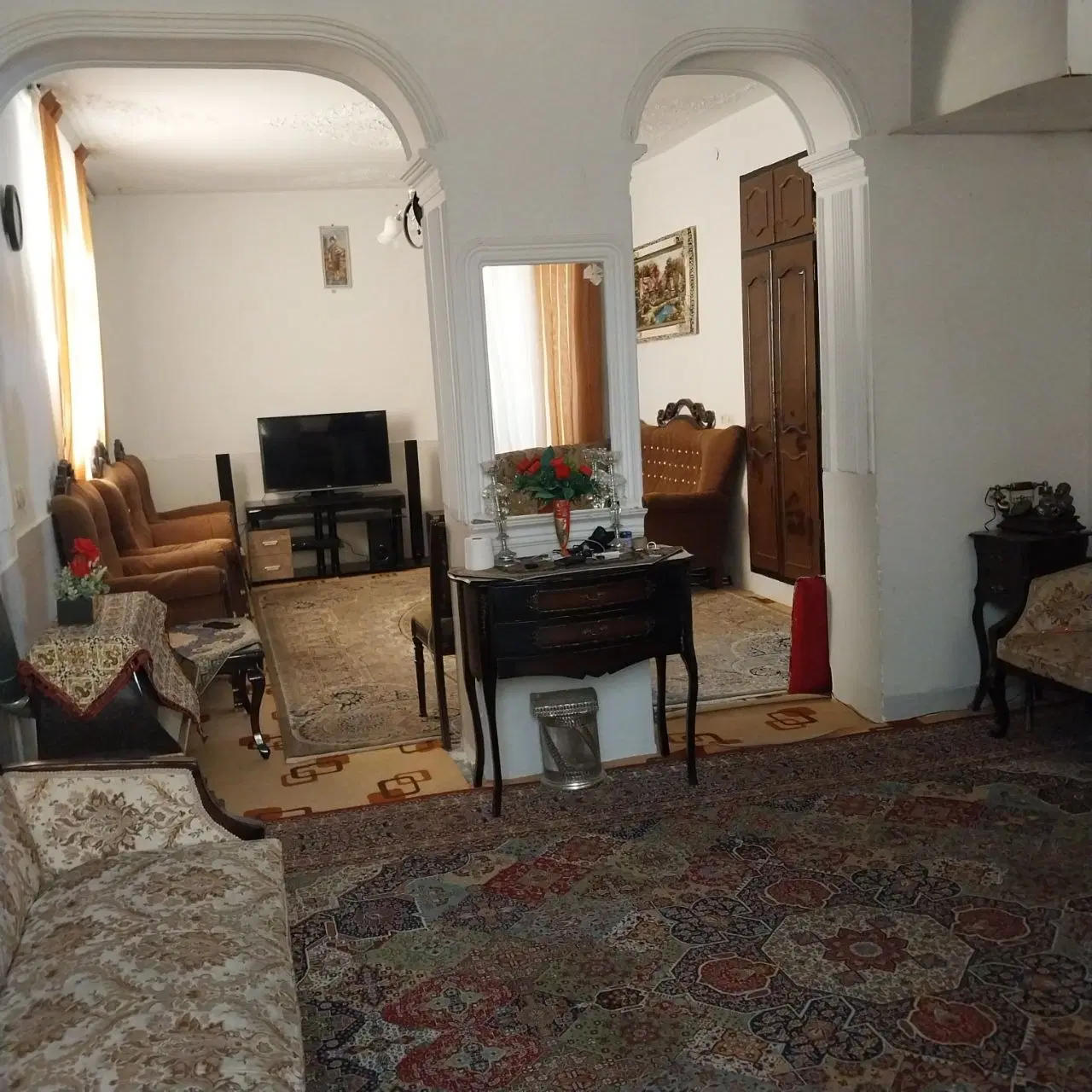 ویلایی دو طبقه گلستان شرقی