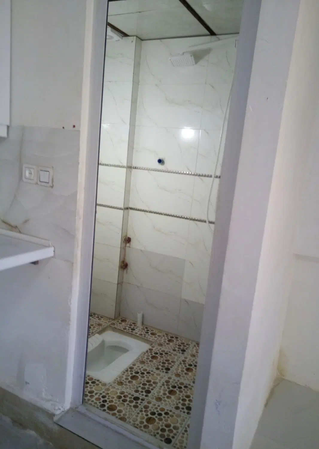 آپارتمان رهن کامل،حاشیه