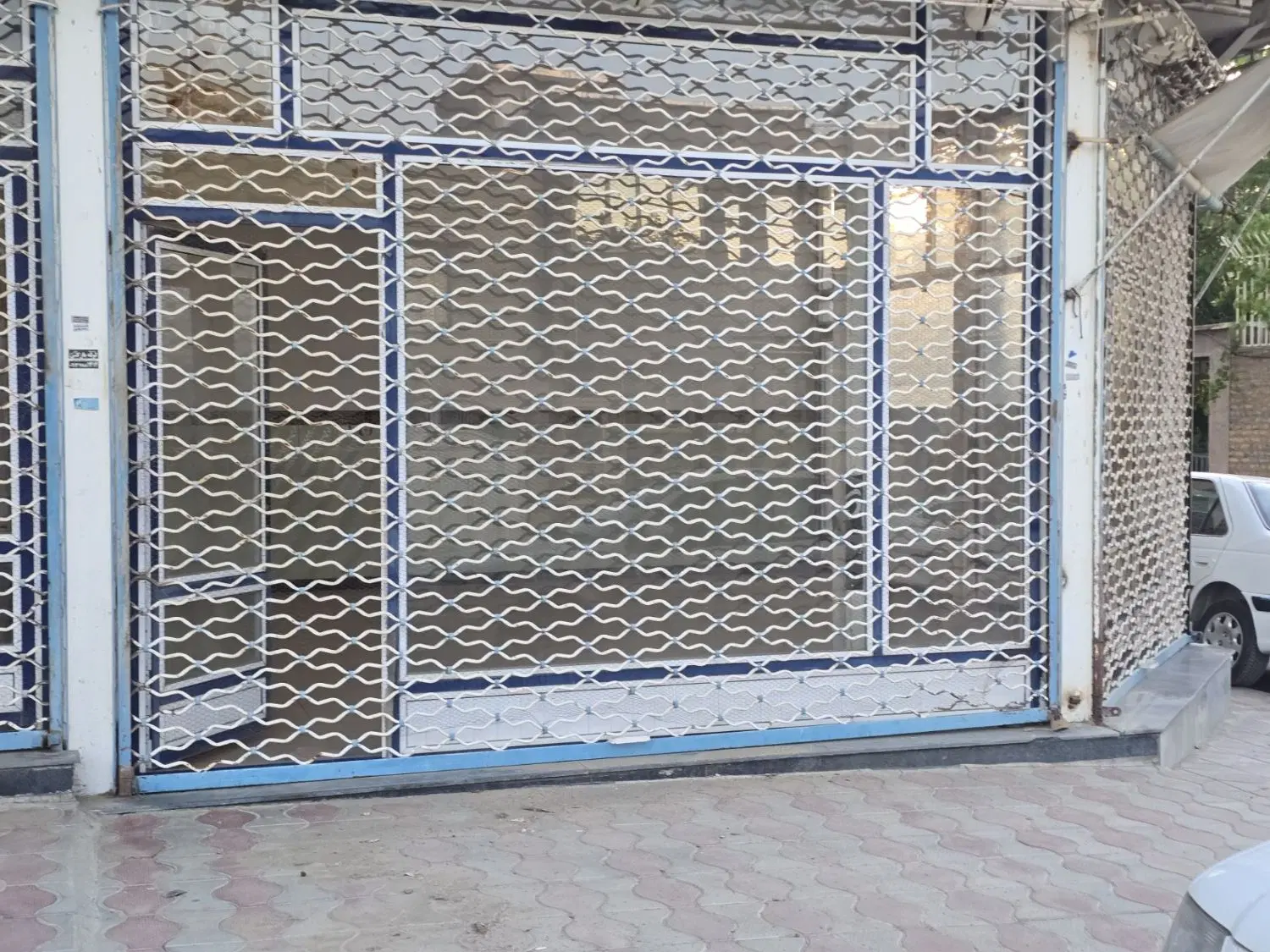 اجاره دو مغازه کنار هم واقع در شهرک فرهنگیان