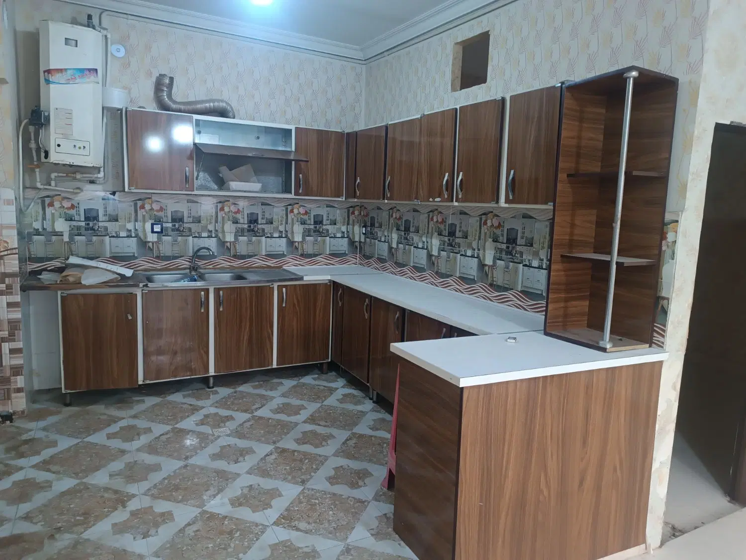 آپارتمان طبقه سوم 75متری خیابان خیاطان