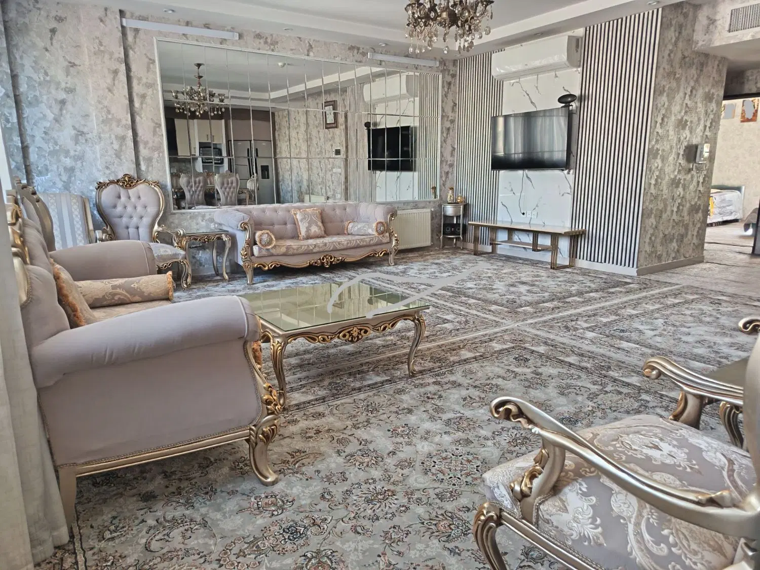 تکواحدی، بسیار خوش نقشه، شیک