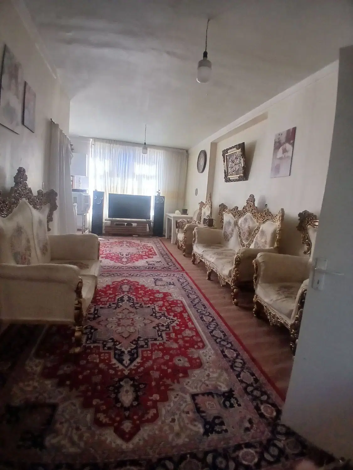 حیاط دربست دوطبقه