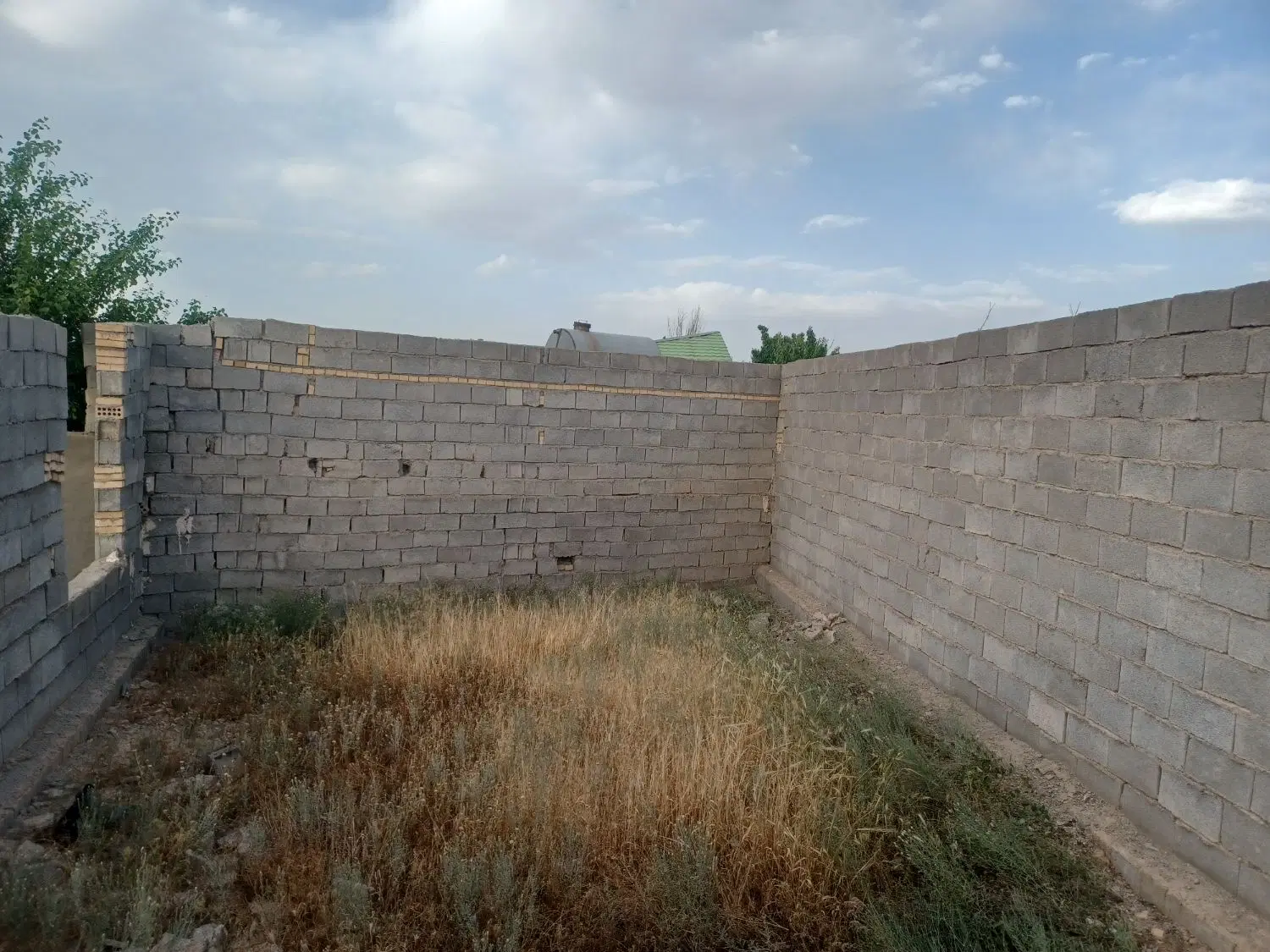 زمین باغچه باغ شاهنامه زاک وسط مجتمع باغی